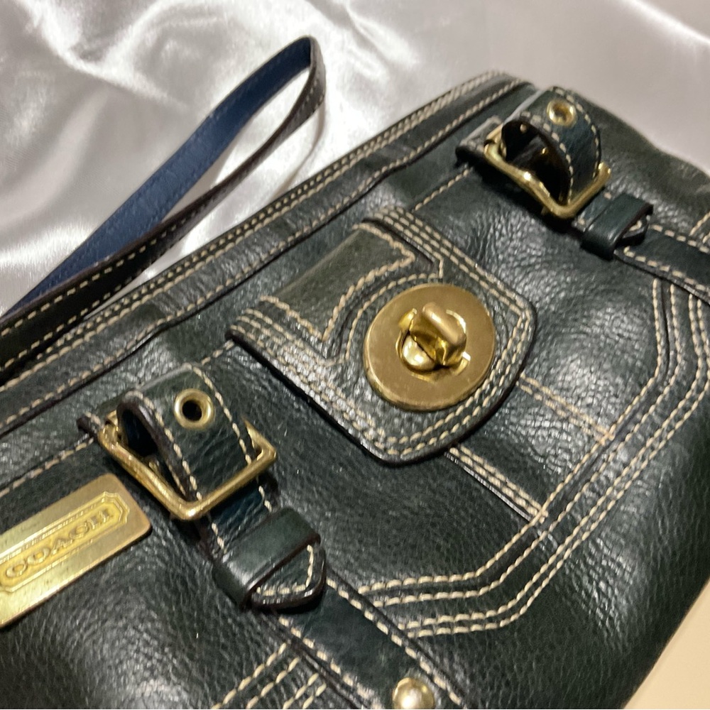 Coach Black Vintage Wristlet Bag in Excellent Used Condition (EUC).
